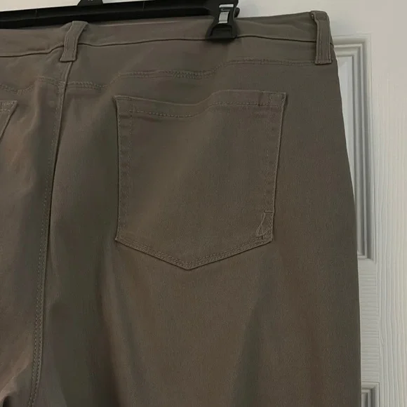 Style & Co. Women's Skinny Jeans - Olive - Picture 4 of 4